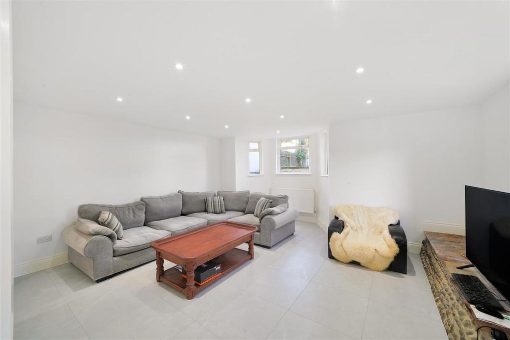 16 A Elms Lane - R5acq KA0xk JPT8y1l K9 A.jpg