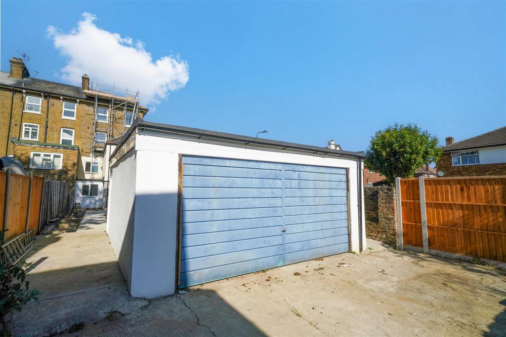 16 A Elms Lane - mt U24 Uxa5y Zn Qym Ml ESq.jpg