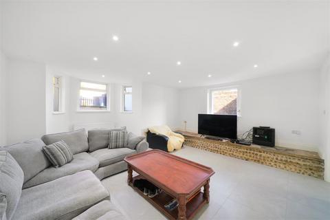 3 bedroom maisonette for sale, Elms Lane, Wembley