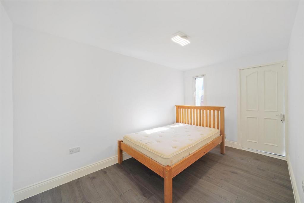 16 A Elms Lane - FOg SFP5q VYkpks ZSE5hh.jpg