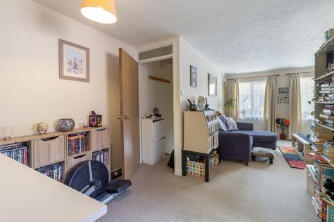 1 bedroom property for sale, Charrington Way, Broadbridge Heath, RH12