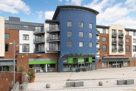 2 bedroom flat for sale, Lower Tanbridge Way, The Forum Lower Tanbridge Way, RH12