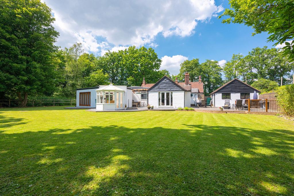 Horsham Road, Pease Pottage, RH11 4 bed detached house for sale £950,000