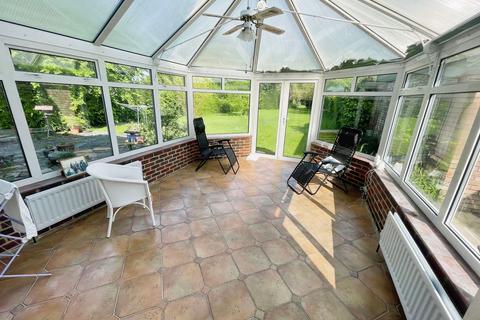 45 Worthing Road, Horsham, RH12 1TD