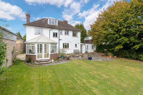 45 Worthing Road, Horsham, RH12 1TD