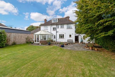 45 Worthing Road, Horsham, RH12 1TD