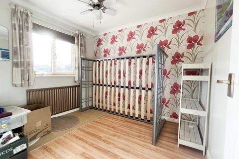 82 Beech Road, Horsham, RH12 4TX