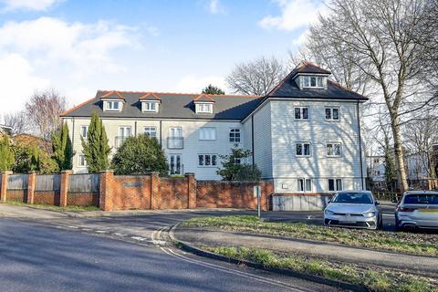 2 bedroom flat for sale, Blackbridge Lane, Horsham, RH12