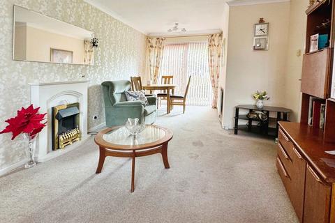 3 bedroom semi-detached house for sale, Lambs Farm Road, Horsham, RH12