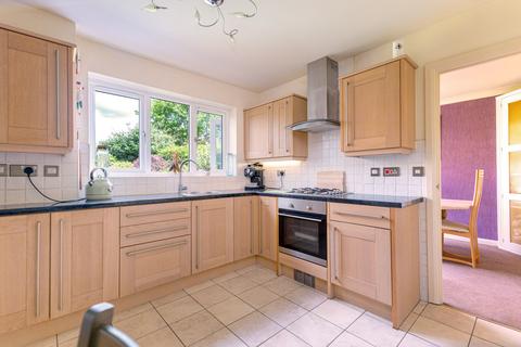 3 bedroom detached house for sale, Lanyon Close, Horsham, RH12