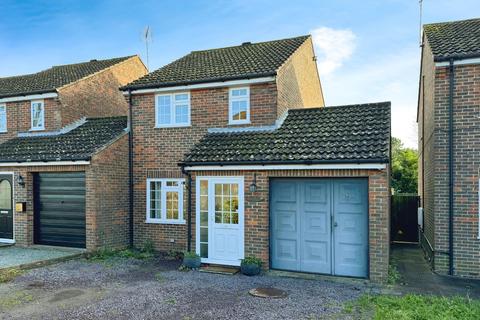 3 bedroom link detached house for sale, Wakehurst Mews, Horsham, RH12