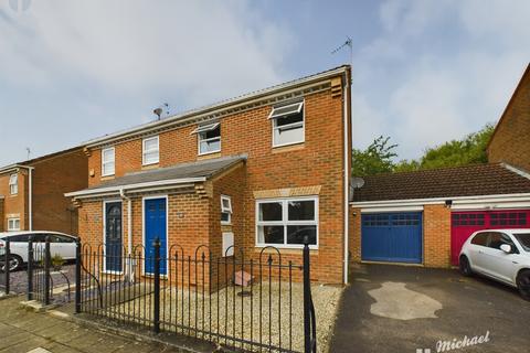 3 bedroom semi-detached house for sale, Sandhill Way, Fairford Leys, Aylesbury