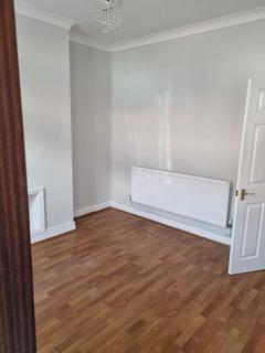 2 bedroom terraced house to rent, Erskine Street, Stoke-on-Trent ST3 4NJ