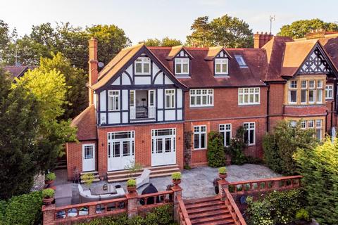 5, Knott Park House Wrens Hill, Oxshott, Leatherhead, KT22 0HW