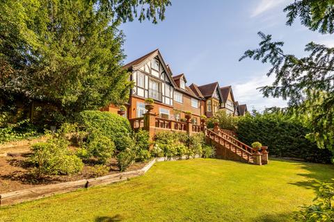 5, Knott Park House Wrens Hill, Oxshott, Leatherhead, KT22 0HW