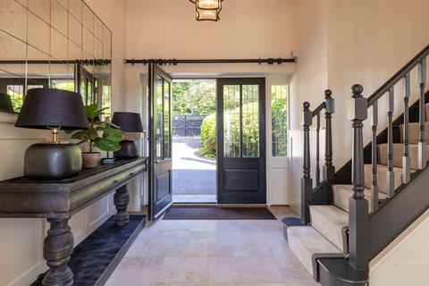 5, Knott Park House Wrens Hill, Oxshott, Leatherhead, KT22 0HW