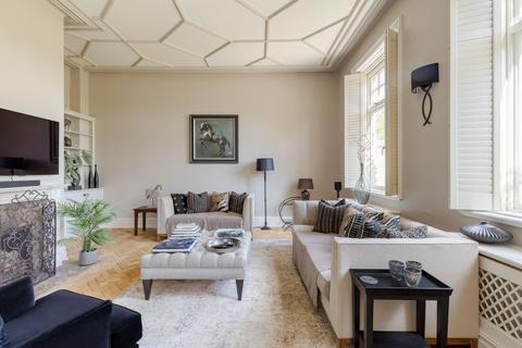 5, Knott Park House Wrens Hill, Oxshott, Leatherhead, KT22 0HW