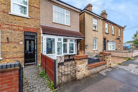 2 bedroom end of terrace house for sale, Hainault Road, Romford, RM5