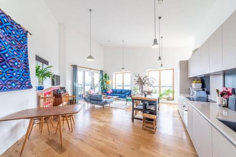 2 bedroom flat for sale, Vicars Road, Camden, London, NW5