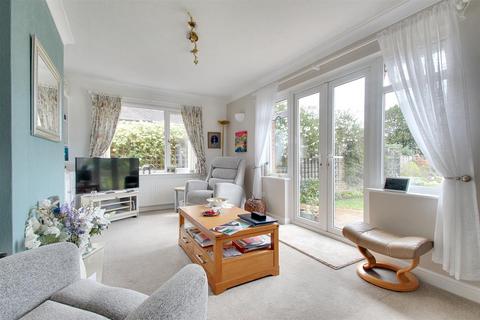 2 bedroom detached bungalow for sale, Cissbury Road, Ferring BN12