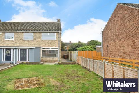 3 bedroom semi-detached house to rent, Hazelbarrow Drive, Willerby, HU10