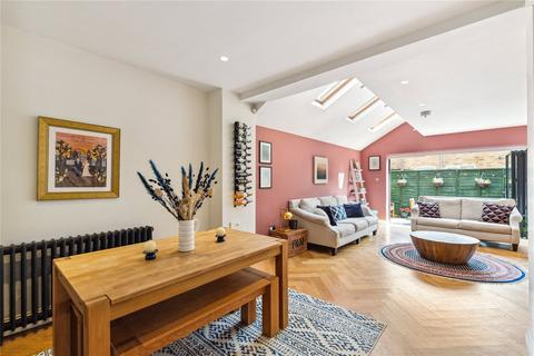 3 bedroom terraced house for sale, Tyneham Road, SW11