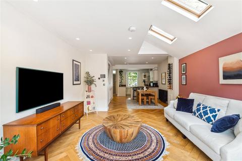 3 bedroom terraced house for sale, Tyneham Road, SW11