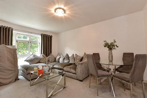 1 bedroom flat for sale, Wyemead Crescent, Chingford