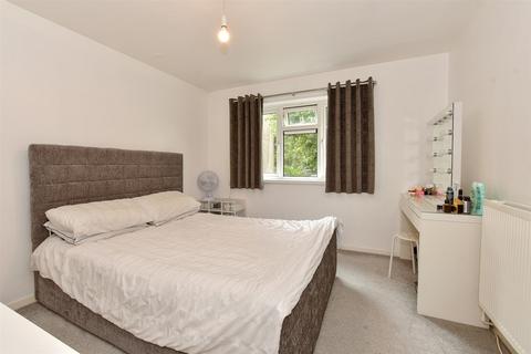 1 bedroom flat for sale, Wyemead Crescent, Chingford