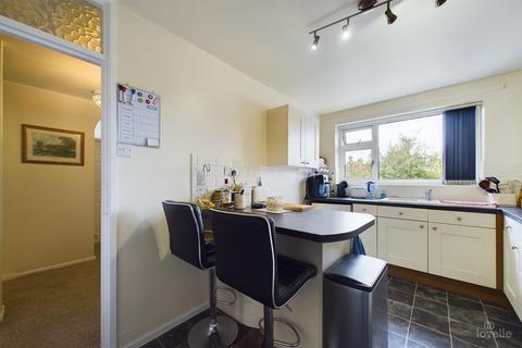 2 bedroom flat for sale, Warrendale, North Lincolnshire DN18