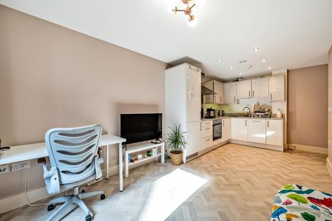 2 bedroom flat for sale, Thatcham,  Berkshire,  RG18