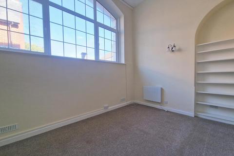 1 bedroom flat to rent, High Street, Deal, CT14