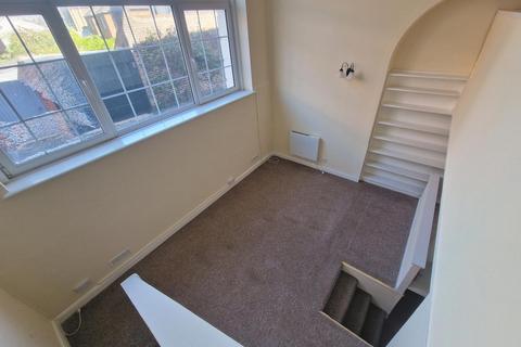 1 bedroom flat to rent, High Street, Deal, CT14