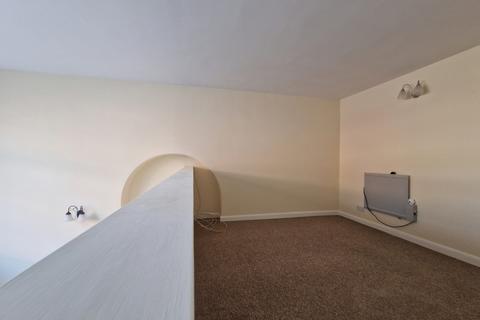 1 bedroom flat to rent, High Street, Deal, CT14