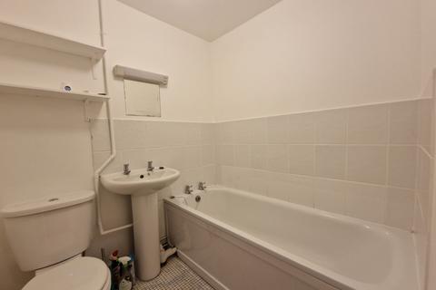 1 bedroom flat to rent, High Street, Deal, CT14