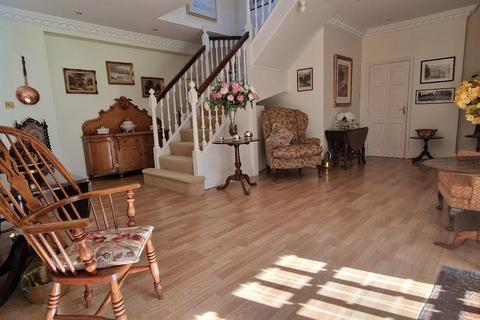 5 bedroom detached house for sale, Leconfield Road, Cherry Burton
