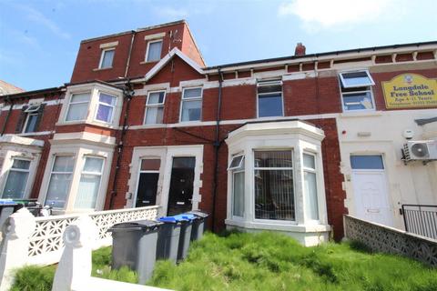 1 bedroom flat to rent, 99 Warbreck Drive, Blackpool