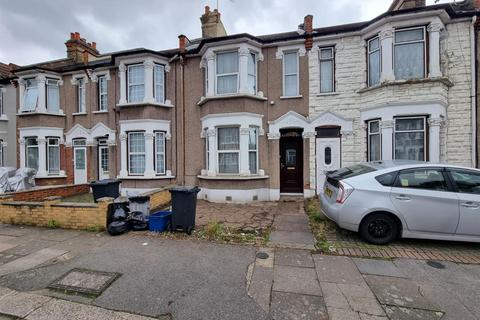 2 bedroom terraced house for sale, North Road, Seven Kings, Ilford