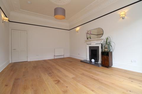 3 bedroom flat to rent, Kersland Street, Glasgow G12