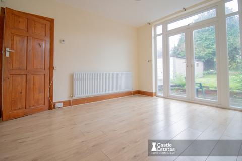3 bedroom detached house to rent, Grassington Road, Nottingham, NG8