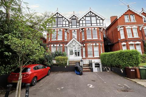 2 bedroom ground floor flat to rent, Clanricarde Gardens, Tunbridge Wells, TN1