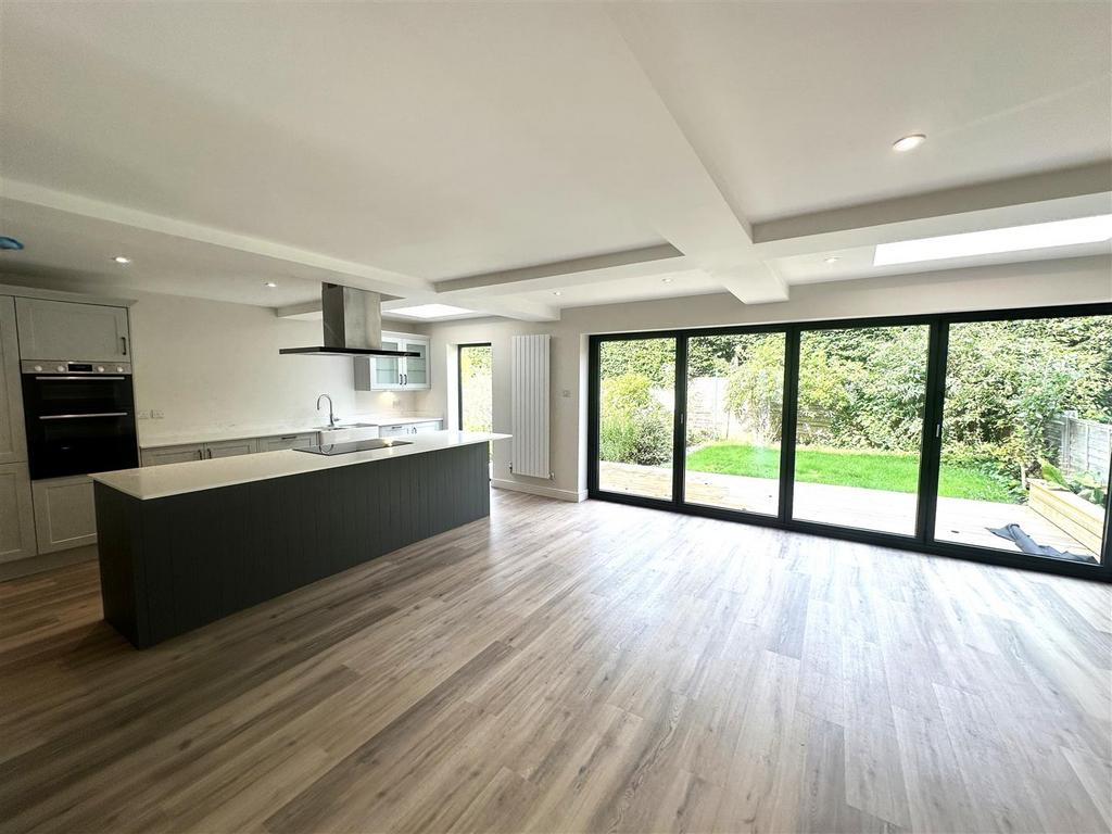 Grasmere Crescent, High Lane, Stockport 4 bed semidetached house to rent £2,500 pcm (£577 pw)