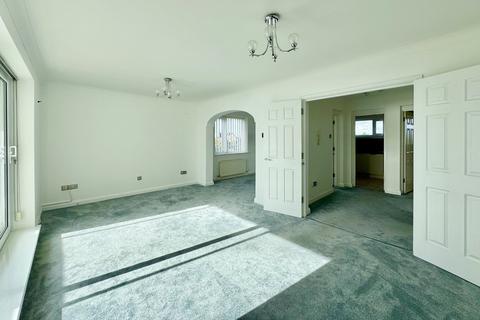 3 bedroom apartment for sale, Manor Road, East Cliff, Bournemouth, BH1