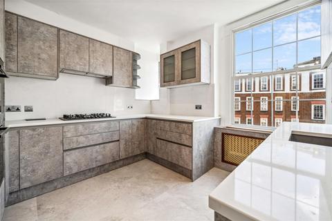 3 bedroom flat to rent, North End House, Fitzjames Avenue, London, W14