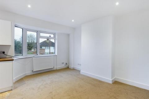 2 bedroom maisonette to rent, Elmcroft Close, Feltham, Greater London, TW14