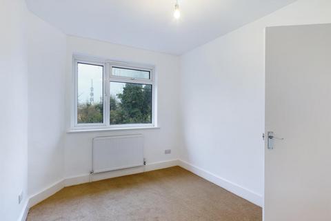 2 bedroom maisonette to rent, Elmcroft Close, Feltham, Greater London, TW14