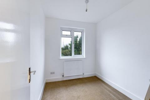 2 bedroom maisonette to rent, Elmcroft Close, Feltham, Greater London, TW14