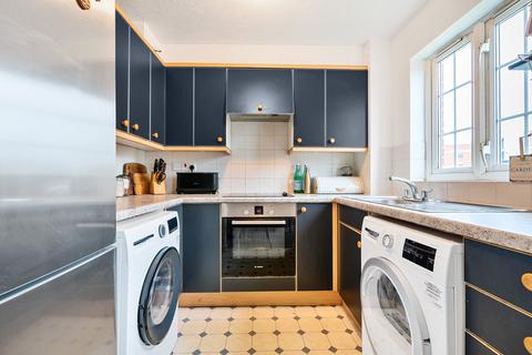 19 Sigrist Square, Kingston Upon Thames, KT2 6JT