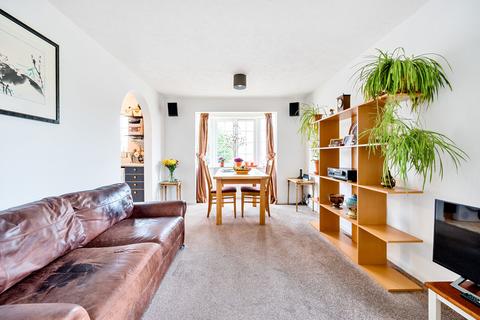 19 Sigrist Square, Kingston Upon Thames, KT2 6JT