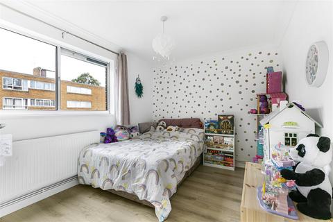 60 Homefield Park, Sutton, SM1 2AN